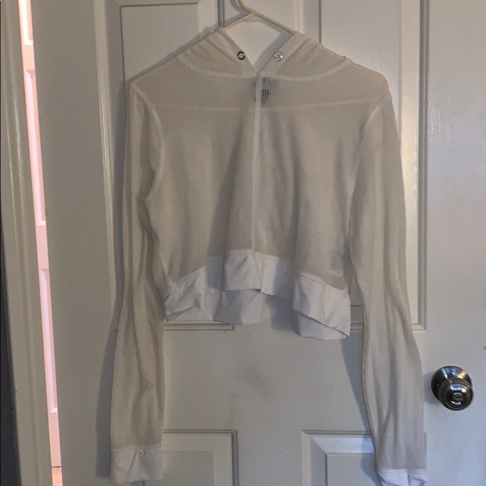 Cropped White Light Weight Workout Top